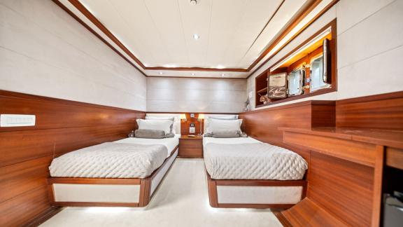 Komfortabler Rückzugsort mit zwei Einzelbetten – ideal für Gäste.