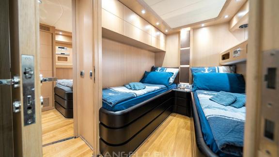 The twin guest cabin on Angelo Blu provides comfortable accommodation for families and friends in Cannes.