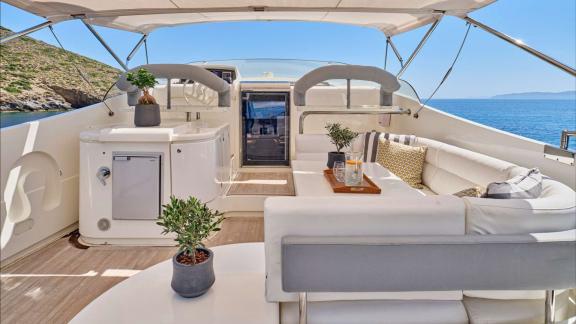 Apeiron Blue in Lavrion features a sea view lounge area on the upper deck for an exclusive charter experience.