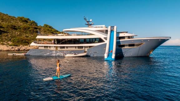 Relax and enjoy on the luxurious Bella with watersport activities.