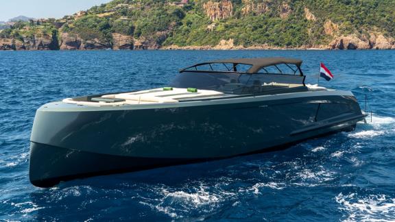 Unter den privaten Bootstour Optionen in Saint Tropez ist die Blue Brothers entlang der Küste unterwegs.