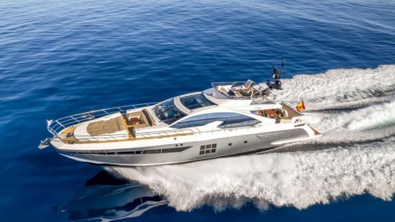 Among Mallorca yacht charter options Gran Abe II shows speed and smooth cruising.