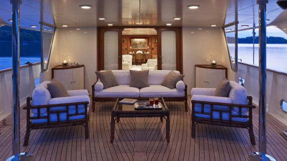 Northwind 2 features a comfortable aft deck lounge, perfect for relaxing while enjoying sea views near Athens.