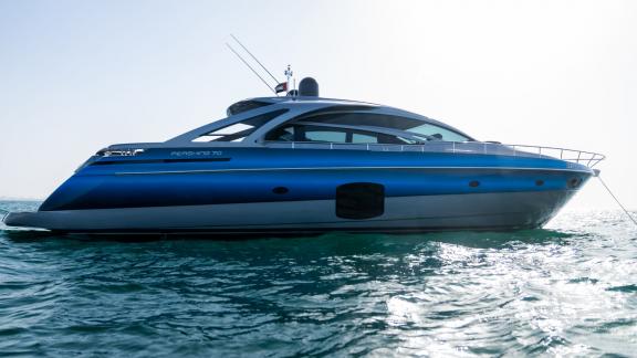 With its sleek design and top performance, Pershing 70 is the perfect choice for hourly or daily yacht rental in Dubai.