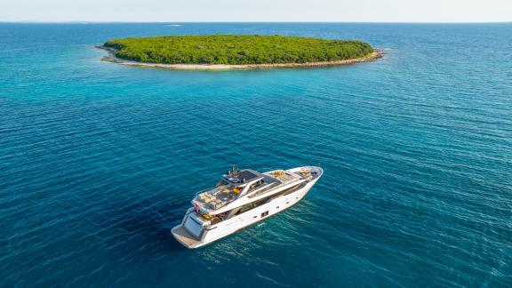 Cruise the Adriatic in style with Sanlorenzo SL96A and find your private paradise.