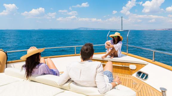 Enjoy comfort and relaxation with a weekly yacht rental in Naples aboard the Riviera.