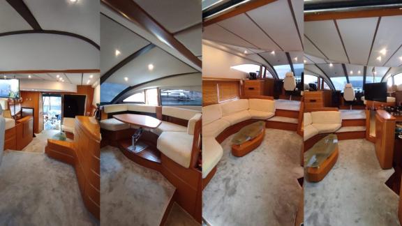 Der Salon der Motoryacht Rüzgar Demir hat ein modernes Design und bequeme Sitzbereiche.