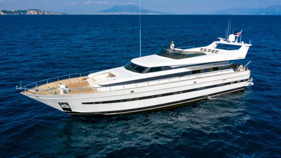 The Sandi IV motor yacht is perfect for luxury yacht rentals and weekly charters in Naples.