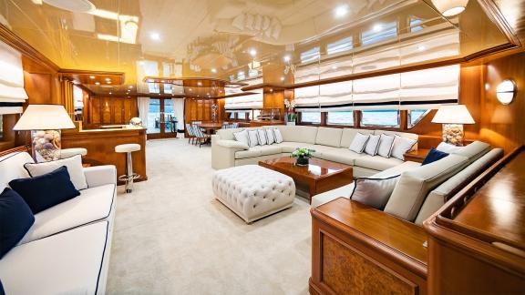 Wind Of Fortune'da sosyal toplantılar için şık ve geniş salon.