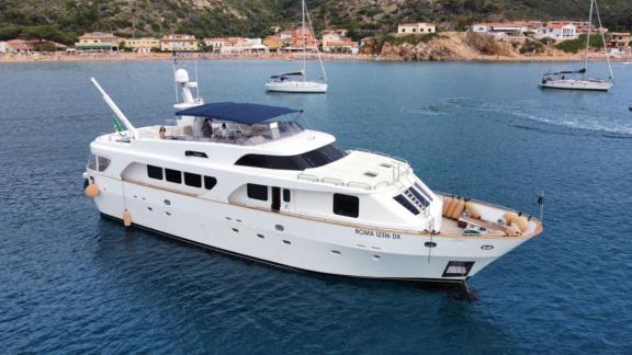 Discover the elegance of Shangra with Olbia motoryacht charter and enjoy the Mediterranean Sea.