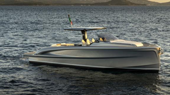 Silver Wave offers premium yacht charter and exclusive sea escape experiences in Cannes.