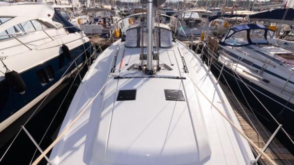 Spacious foredeck of the sailing yacht Sportski Vuk 44 docked in Croatia, ideal for a sea holiday.