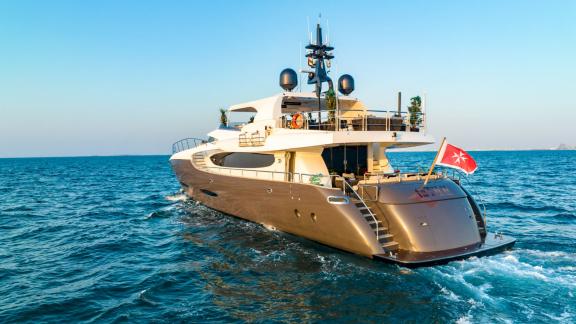 The Tatii 2 yacht, with its luxurious design, is the perfect choice for Dubai yacht tours.