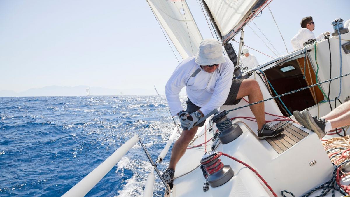 Yacht charter with Crew Service