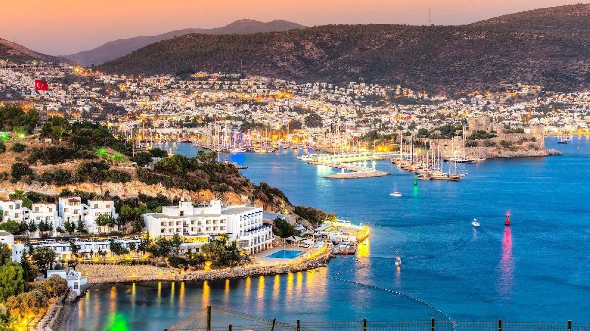 Bodrum by night: Glittering lights along the sea and anchorages in all their splendour