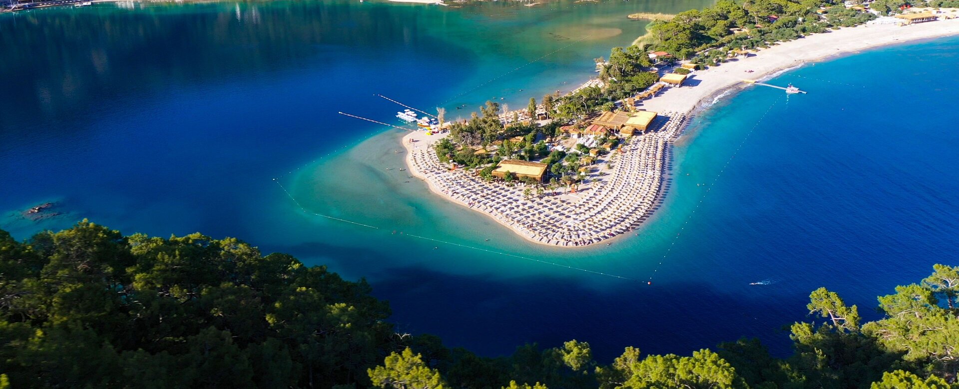 Знаменитая Голубая лагуна в Олюденизе (Фетхие) и возможности аренды яхты в Турции